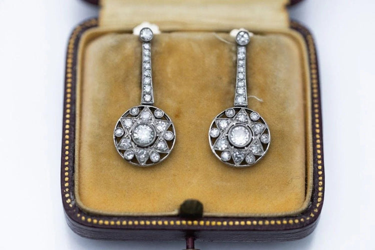 Boucles d'oreilles Art déco - Boucles d'oreilles en or jaune, platine et diamants 58 Facettes 10723