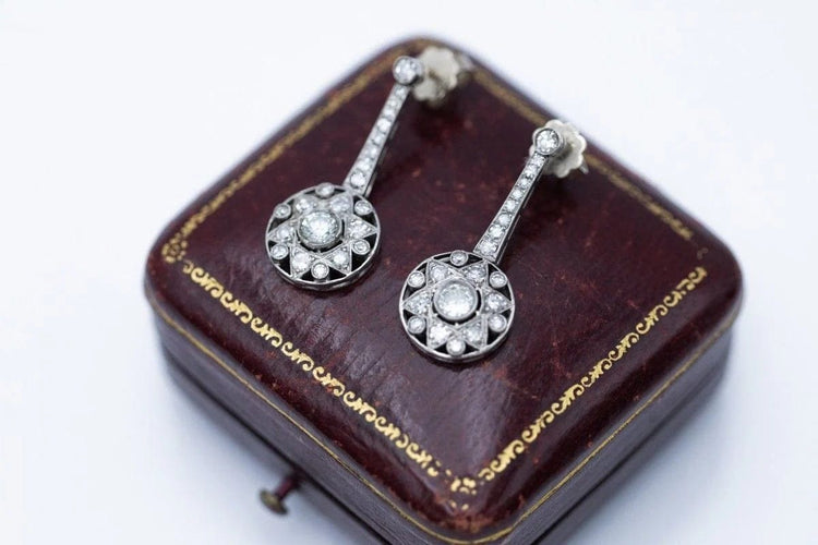 Boucles d'oreilles Art déco - Boucles d'oreilles en or jaune, platine et diamants 58 Facettes 10723