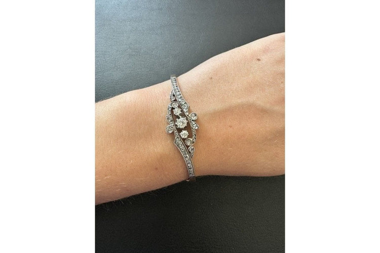 Bracelet Bracelet ancien en or jaune et argent avec diamants 58 Facettes 10274
