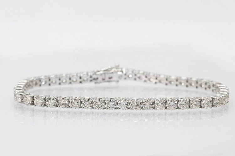 Bracelet Bracelet tennis en or blanc et diamants 8,00 ct 58 Facettes PTKN03