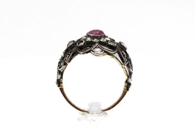 Bague 58 Bague ancienne en or jaune 0,585 et argent avec rubis et diamants 58 Facettes 9297