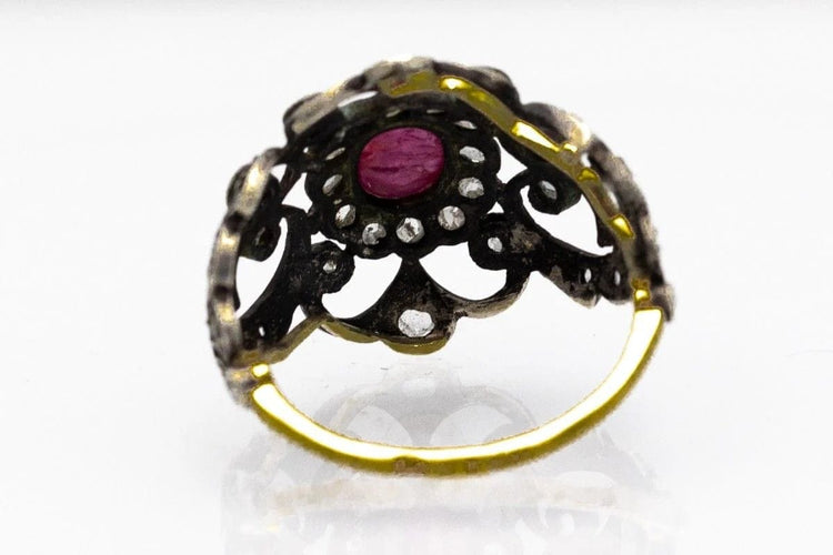 Bague 58 Bague ancienne en or jaune 0,585 et argent avec rubis et diamants 58 Facettes 9297