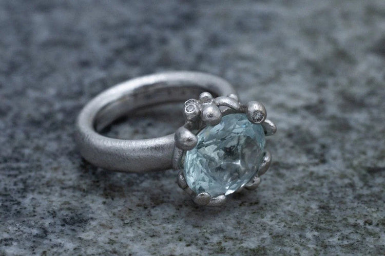 Bague 57 Charlotte Lynggaard - Bague en or blanc avec aigue-marine et diamants 58 Facettes 9629
