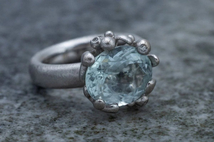 Bague 57 Charlotte Lynggaard - Bague en or blanc avec aigue-marine et diamants 58 Facettes 9629