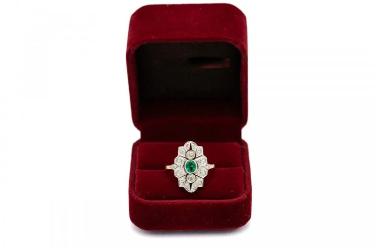 Bague 54 Bague ancienne en or jaune, argent, diamants et émeraude 58 Facettes 9897