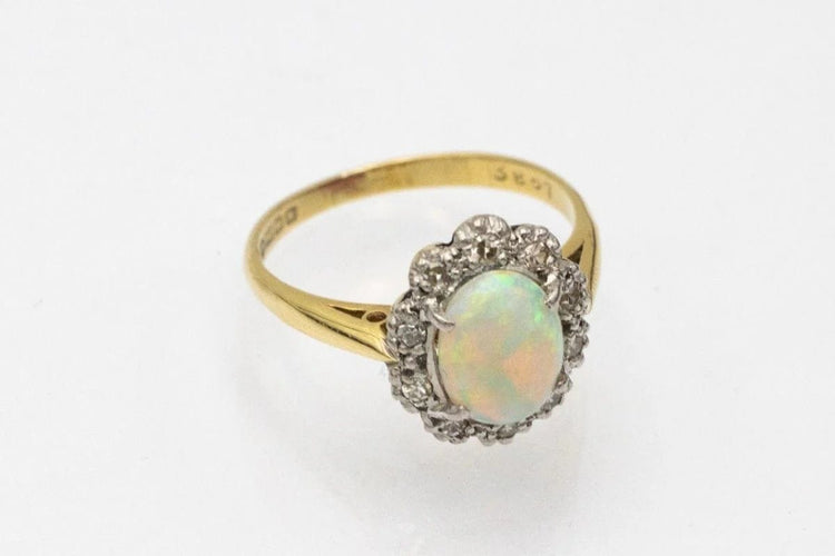 Bague 54 Bague vintage en or jaune et platine avec opale et diamants 58 Facettes 10608