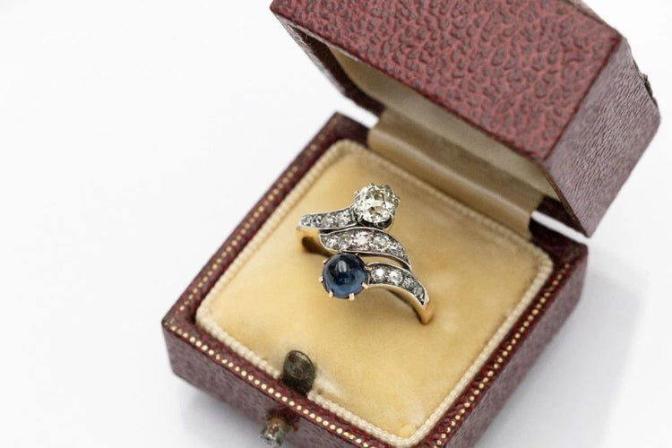 Bague Bague Toi et Moi - Diamants et saphir cabochon en or jaune 14 carats 58 Facettes 10814