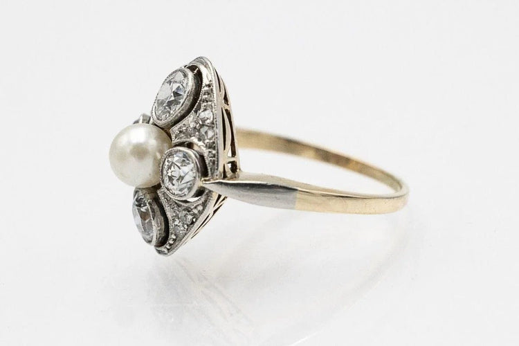Bague 50 Bague en or jaune, platine, diamants et perle de culture 58 Facettes 11020