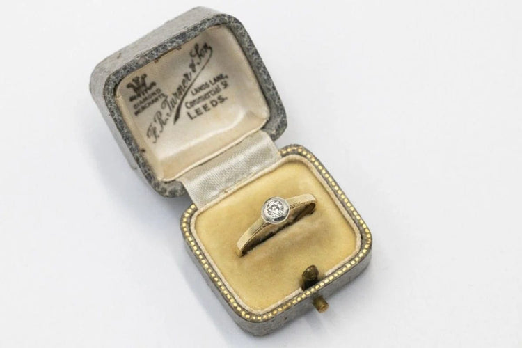 Bague 59 Bague solitaire ancienne en or jaune et diamant 58 Facettes 111666