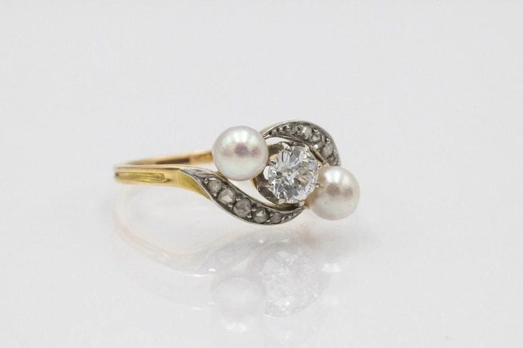 Bague 57 Bague vintage en or jaune et platine, diamants et perles 58 Facettes 11575