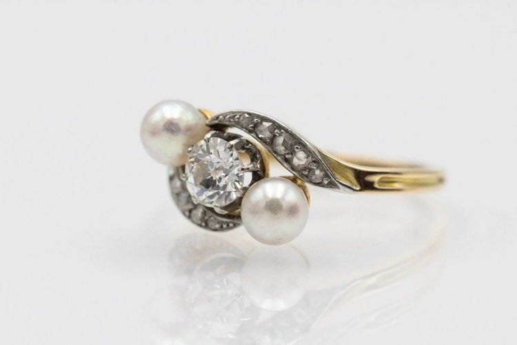 Bague 57 Bague vintage en or jaune et platine, diamants et perles 58 Facettes 11575
