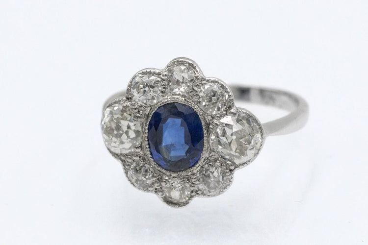 Bague Bague ancienne ovale en or blanc 18 carats, saphir et diamants 58 Facettes 11482