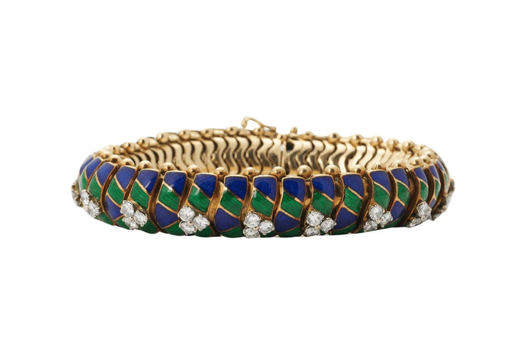 e273e3e1-0d12-4e55-126d-4fb064d0e600