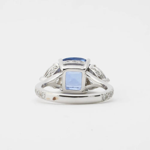 Bague 51 Bague en or blanc 18 carats avec saphir et diamants 58 Facettes