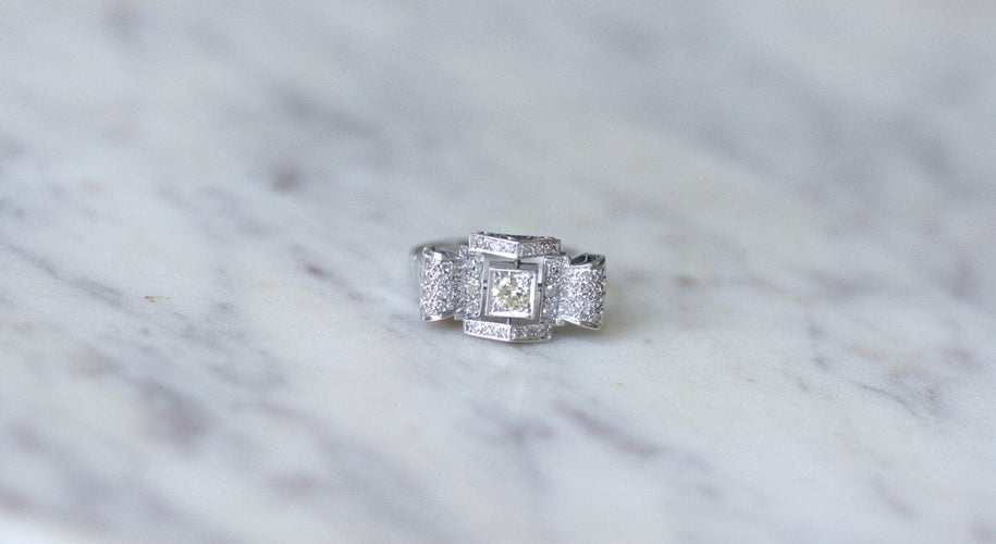 Bague 57 Bague Art Déco géométrique en platine et diamants 58 Facettes