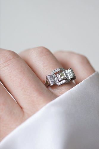 Bague 57 Bague Art Déco géométrique en platine et diamants 58 Facettes