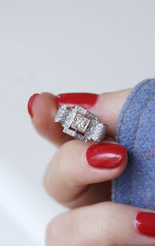 Bague 57 Bague Art Déco géométrique en platine et diamants 58 Facettes
