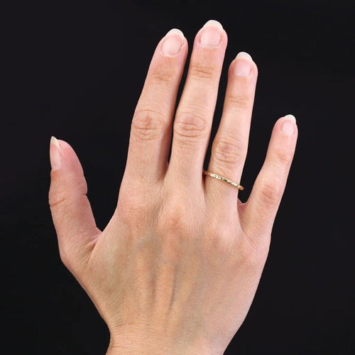 Bague 54 Alliance double ciselée en or jaune 18 carats 58 Facettes 25-145