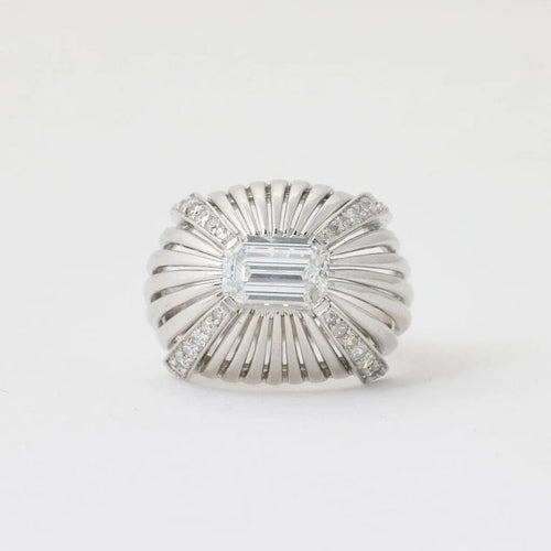 Bague 55 Bague en platine 950 sertie d’un diamant taille émeraude 1,52 ct 58 Facettes
