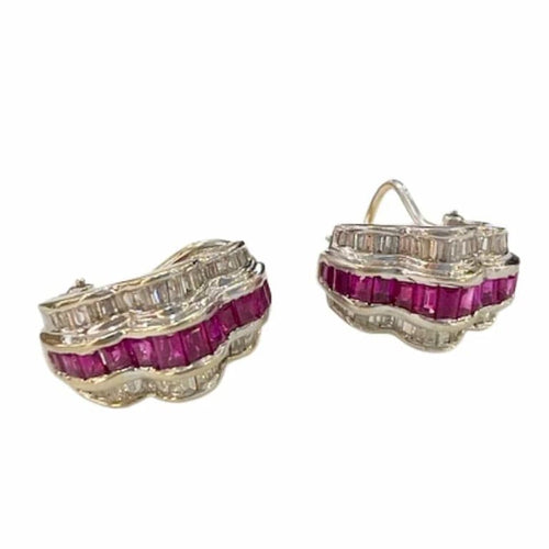 Boucles d'oreilles Boucles d’oreilles - Design contemporain en or 18 carats avec diamants et rubis 58 Facettes Q250B