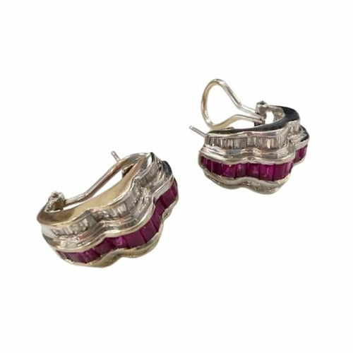 Boucles d'oreilles Boucles d’oreilles - Design contemporain en or 18 carats avec diamants et rubis 58 Facettes Q250B