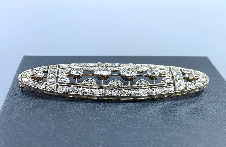 Broche Broche ajourée en or blanc 18 carats et platine, diamants 2 carats 58 Facettes AB668