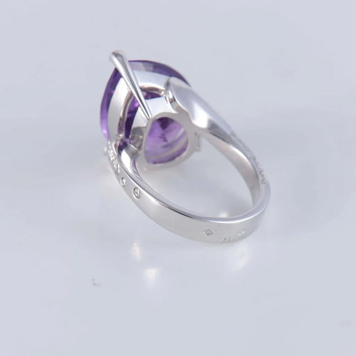 e52bd854-c760-42ca-8f91-d6d3f60b8200