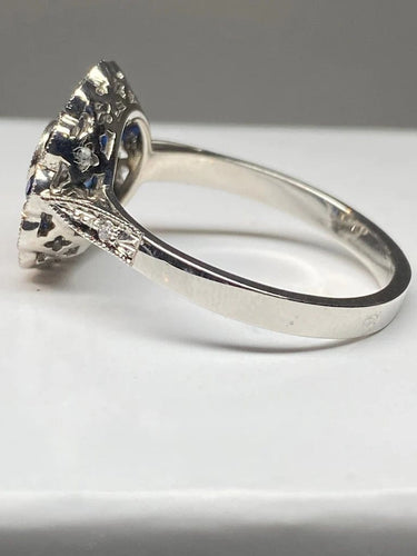 Bague 57 Bague fleur Art déco en or 18 ct, diamants et saphirs 58 Facettes AB45