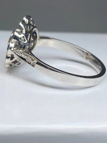 Bague 57 Bague fleur Art déco en or 18 ct, diamants et saphirs 58 Facettes AB45