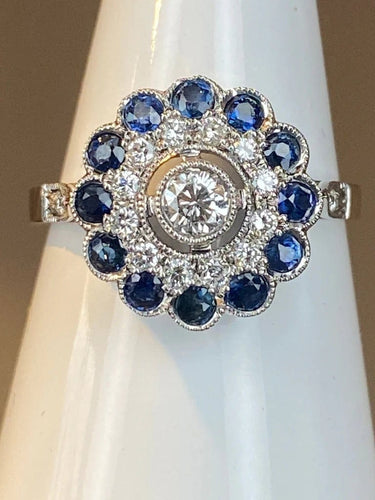 Bague 57 Bague fleur Art déco en or 18 ct, diamants et saphirs 58 Facettes AB45