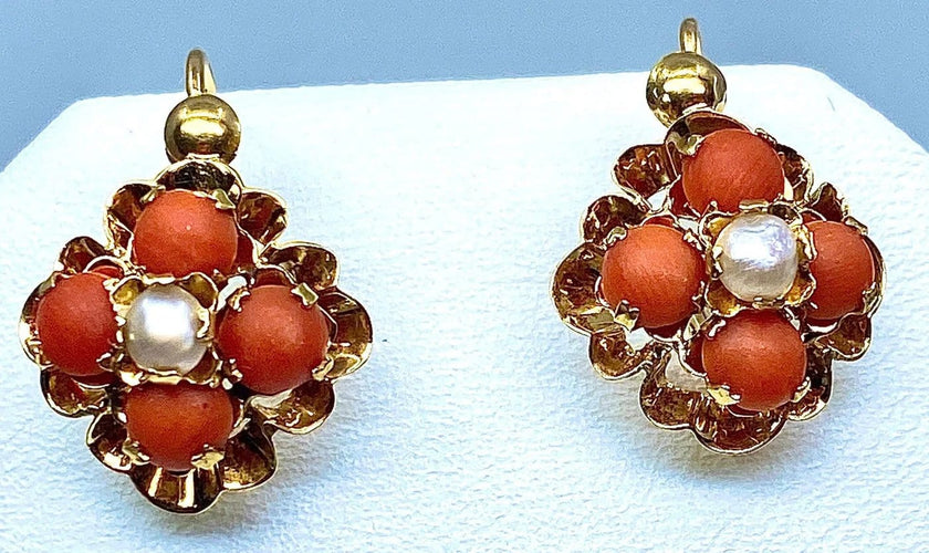 Boucles d'oreilles Parure Napoléon III - Pendentif et boucles d’oreilles en or jaune, corail et perles fines 58 Facettes AB185