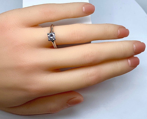 Bague 52 Bague en or 18 carats et diamant taille brillant 58 Facettes AB183