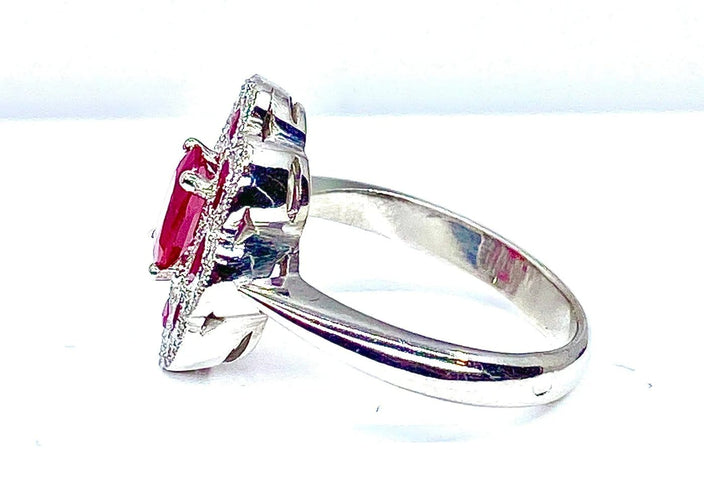 Bague 51 Bague marguerite en or blanc 18 carats rubis et diamants 58 Facettes AB218