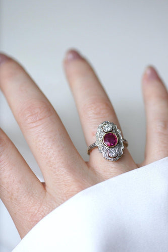Bague 53 Art Déco - Bague marquise rubis birman et diamants 58 Facettes