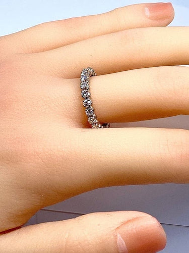 Bague 54 Alliance en platine sertie de 23 diamants taille brillant 58 Facettes AB393