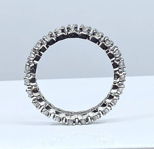 Bague 54 Alliance en platine sertie de 23 diamants taille brillant 58 Facettes AB393
