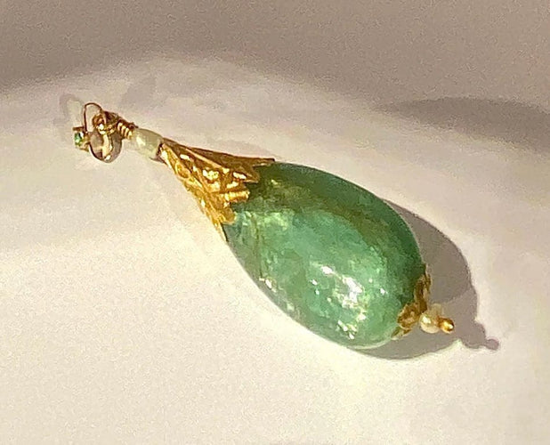 Pendentif Pendentif en or jaune 18 carats à émeraudes et perles 58 Facettes AB479
