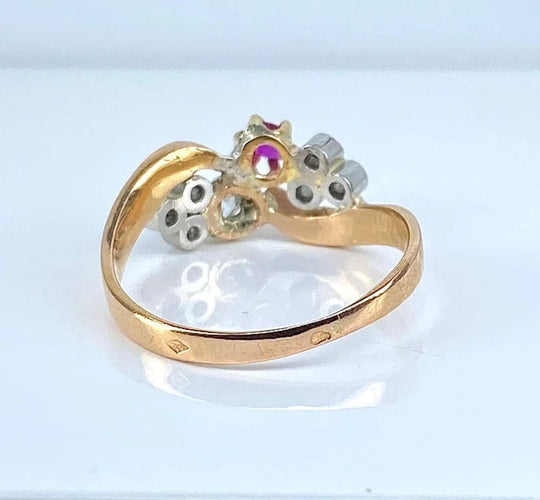 Bague 49 Bague en or jaune 18 carats avec diamants et rubis, époque 1900 58 Facettes AB490