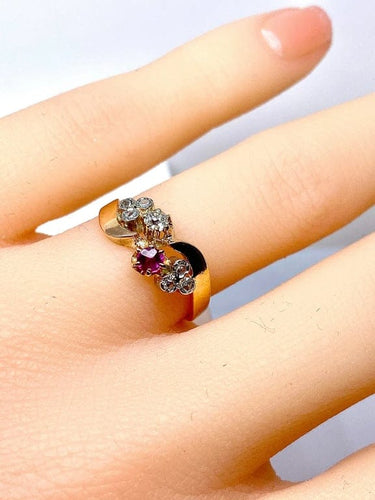 Bague 49 Bague en or jaune 18 carats avec diamants et rubis, époque 1900 58 Facettes AB490