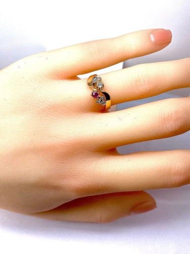 Bague 49 Bague en or jaune 18 carats avec diamants et rubis, époque 1900 58 Facettes AB490