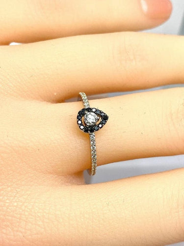 Bague 52.5 Bague solitaire en or blanc avec diamants blancs et noirs 58 Facettes AB509