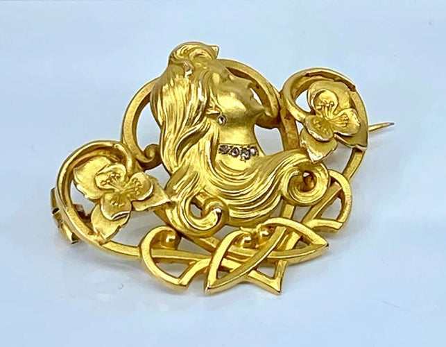 Broche Broche Art nouveau en or jaune 18 carats et diamants 58 Facettes AB523