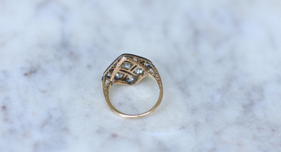 Bague 54.5 Bague ancienne damier en or jaune, diamants et rubis calibrés 58 Facettes