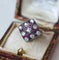 Bague 54.5 Bague ancienne damier en or jaune, diamants et rubis calibrés 58 Facettes
