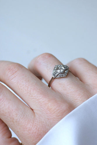 Bague 60 Art Déco - Bague hexagonale en platine et diamants 58 Facettes