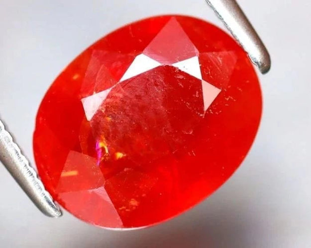 Gemstone Saphir orange ovale naturel 3,22 ct (traitement au béryllium) 58 Facettes 330