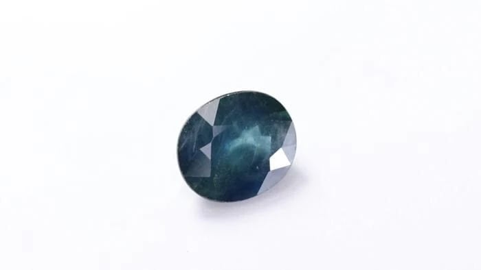 Gemstone Saphir bleu chauffé ovale 3,63 ct avec certificat GCI 58 Facettes 403