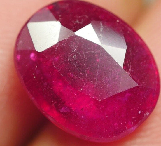 Gemstone Rubis naturel ovale 5,40 ct 58 Facettes 383