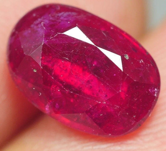 Gemstone Rubis naturel ovale 3,70 ct (11 x 7 mm) 58 Facettes 319