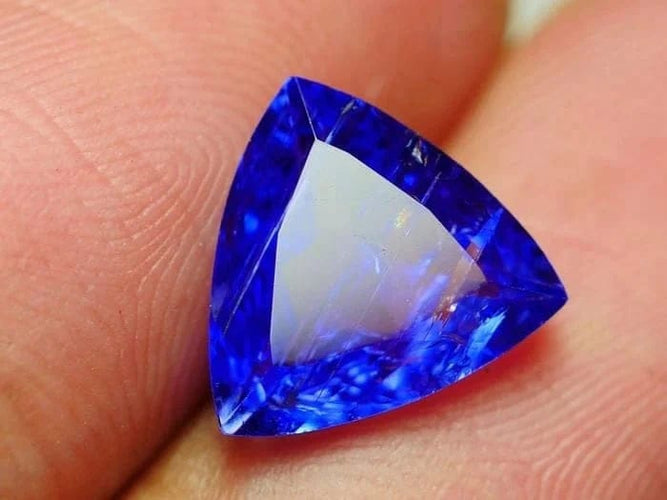 Gemstone Tanzanite - Pierre taillée trillon 3,42 ct 58 Facettes 314